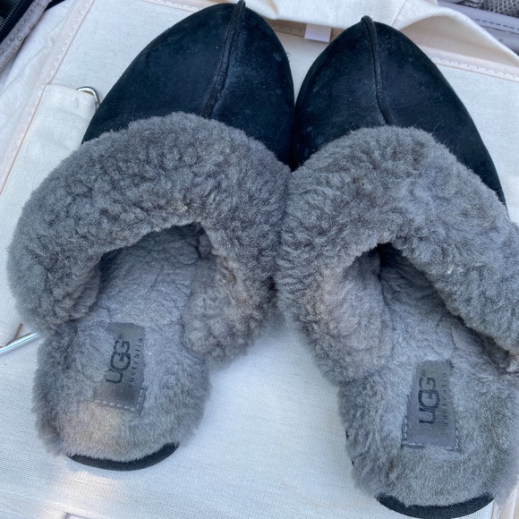 UGG Shoes - UGG Scuffette II Slipper, Size 7
